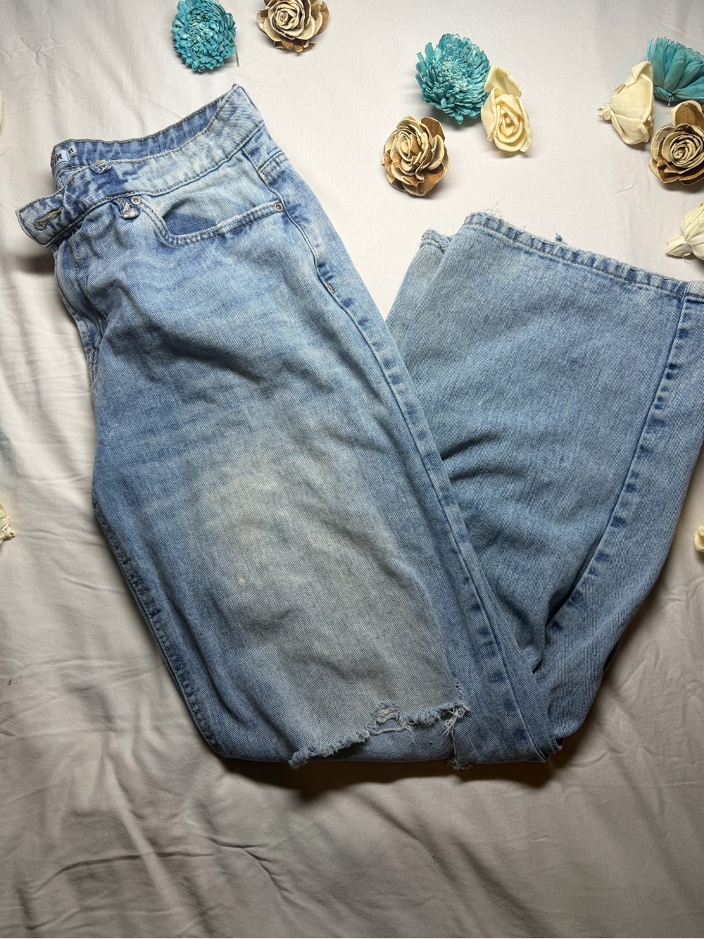 Light Wash Boyfriend Jeans for Women — Relaxed Fit